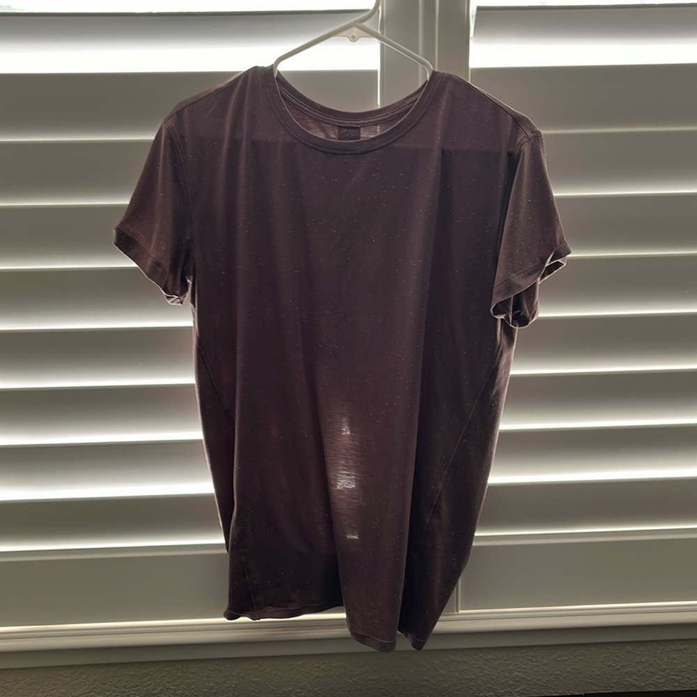 Lululemon shirt size 8